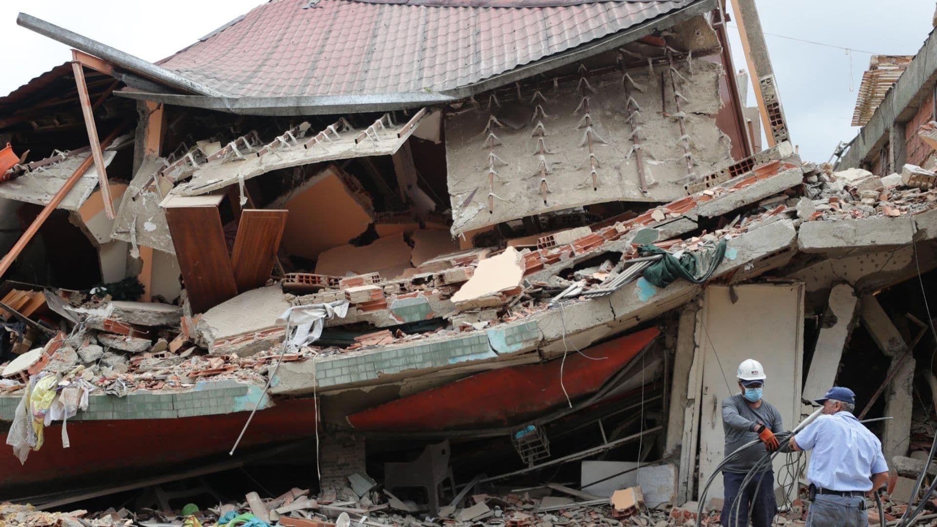 Rebuilding La Guaira’s destroyed housing will cost $2.37 billion, straining Venezuela’s already fragile public finances